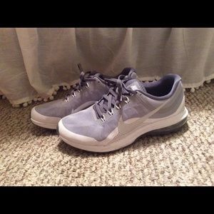 Women’s Nike Tennis Shoes